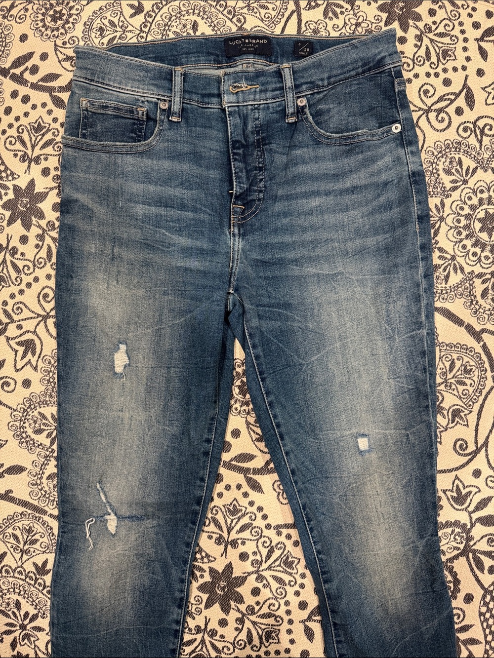 Lucky Brand Skinny Ankle Jeans in Faded Blue Denim